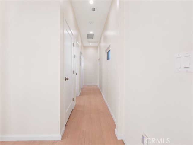 Detail Gallery Image 7 of 14 For 636 Pioneer a,  Glendale,  CA 91203 - 2 Beds | 2 Baths