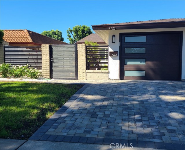 Detail Gallery Image 2 of 29 For 830 Ponderosa St, Orange,  CA 92866 - 2 Beds | 2 Baths