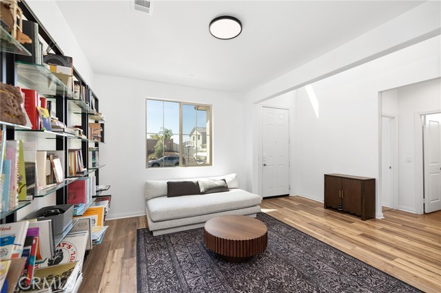 Detail Gallery Image 2 of 30 For 33076 Lirac Ln, Winchester,  CA 92596 - 6 Beds | 4/1 Baths