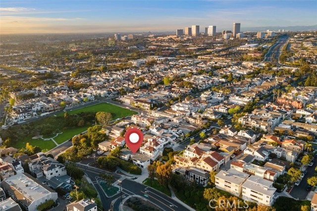 2516 Bayside Drive, Corona del Mar CA: https://media.crmls.org/medias/db561194-b0f2-4a1f-ad54-cf5f06e01643.jpg