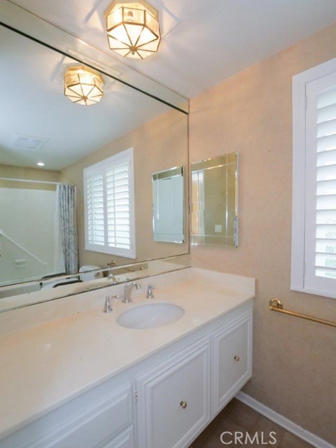 Detail Gallery Image 19 of 37 For 6790 Vallon Dr, Rancho Palos Verdes,  CA 90275 - 4 Beds | 2/1 Baths
