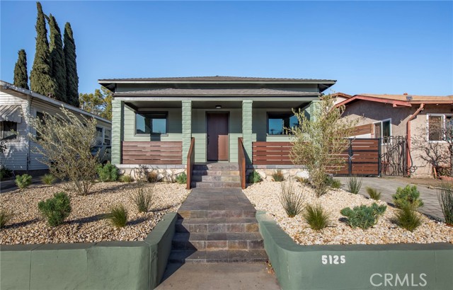 Detail Gallery Image 2 of 20 For 5125 Meridian St, Los Angeles,  CA 90042 - 3 Beds | 2 Baths