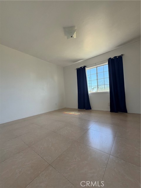 Detail Gallery Image 5 of 7 For 8471 Rembrandt Dr, Huntington Beach,  CA 92647 - 3 Beds | 1 Baths