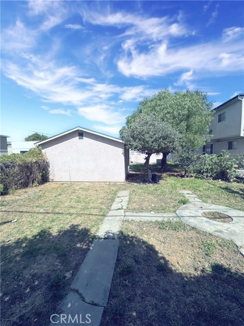 2046 S Ridgeley Drive, Los Angeles CA: https://media.crmls.org/medias/db56f4eb-100f-41b7-b92a-263f78095161.jpg
