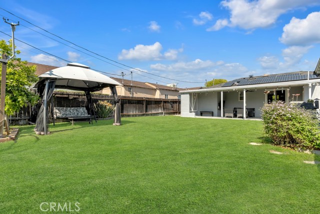 6507 Gentry Avenue, North Hollywood CA: https://media.crmls.org/medias/db5787f0-2512-4419-aa32-0bf26b67a575.jpg