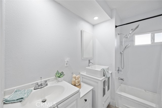 Detail Gallery Image 8 of 21 For 17086 Esperanza Dr, Perris,  CA 92570 - 3 Beds | 2 Baths