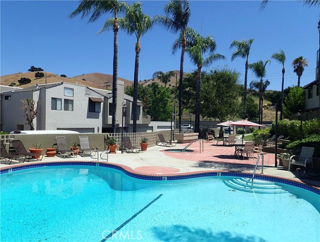 4275 Las Virgenes Road, Calabasas CA: https://media.crmls.org/medias/db582838-e7b5-4f3e-9fcd-26cb2bf48341.jpg