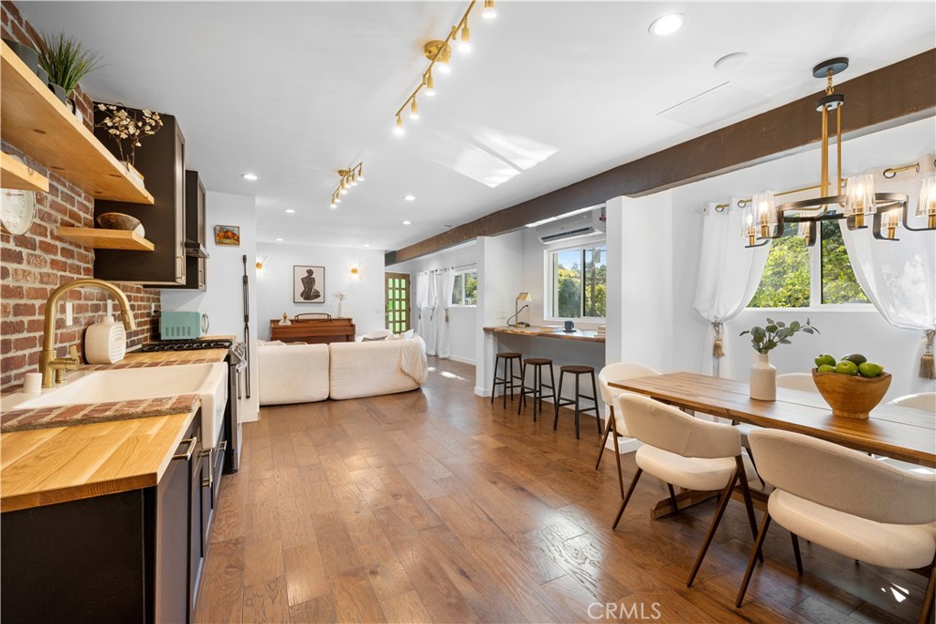 1930 Weepah Way — architectural residence