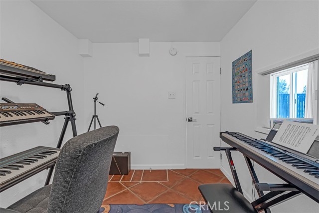 Detail Gallery Image 34 of 50 For 18645 Hatteras St #230,  Tarzana,  CA 91356 - 3 Beds | 2 Baths