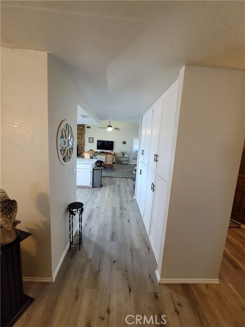 21291 Ramona Avenue, Apple Valley CA: https://media.crmls.org/medias/db5983a6-778f-4e2c-8176-c47e80a665cf.jpg