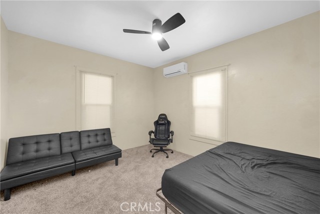 135 S Alfred Street, Coalinga CA: https://media.crmls.org/medias/db59fa66-2a30-4c4b-9033-9e2286defeb1.jpg