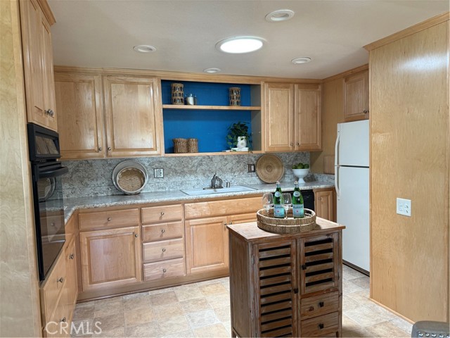 1540 Northwood Rd. 11-270L, Seal Beach CA: https://media.crmls.org/medias/db5b3892-70e4-437f-9b58-fd693aa3f421.jpg