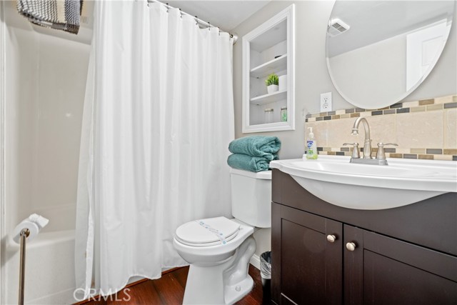 Detail Gallery Image 16 of 45 For 43032 Sunset Dr, Big Bear Lake,  CA 92315 - 3 Beds | 3 Baths