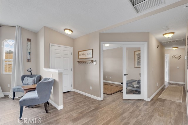 Detail Gallery Image 5 of 69 For 6297 Coleridge, Oak Hills,  CA 92344 - 7 Beds | 4 Baths