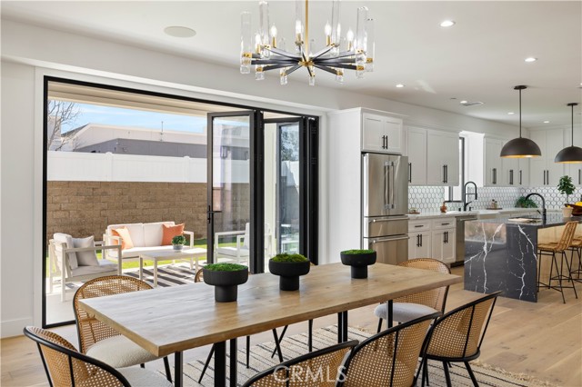 Detail Gallery Image 3 of 34 For 22002 Ocean Ave, Torrance,  CA 90503 - 4 Beds | 4/1 Baths