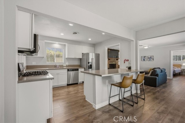 Detail Gallery Image 12 of 41 For 188 E Green, Claremont,  CA 91711 - 4 Beds | 2 Baths