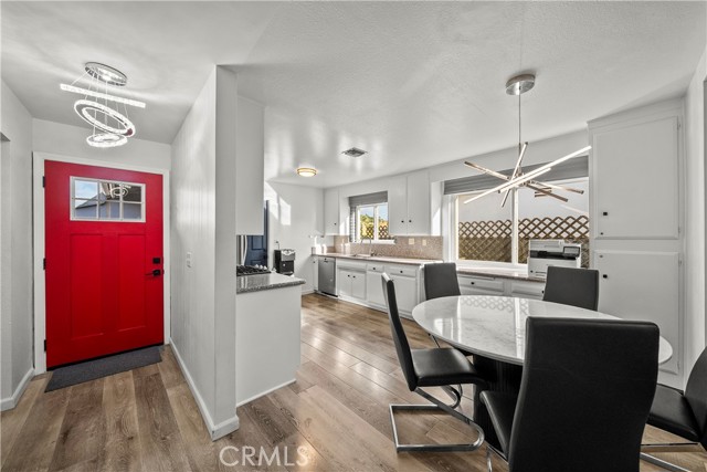 Detail Gallery Image 12 of 33 For 27215 Barada Ave, Saugus,  CA 91350 - 4 Beds | 2 Baths