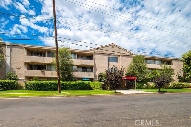 4487 Colbath Avenue, Sherman Oaks, California 91423, 2 Bedrooms Bedrooms, ,2 BathroomsBathrooms,Condominium,For Sale,Colbath,SR25023078