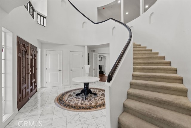 Detail Gallery Image 5 of 75 For 11993 Shoshone Ave, Granada Hills,  CA 91344 - 8 Beds | 6 Baths