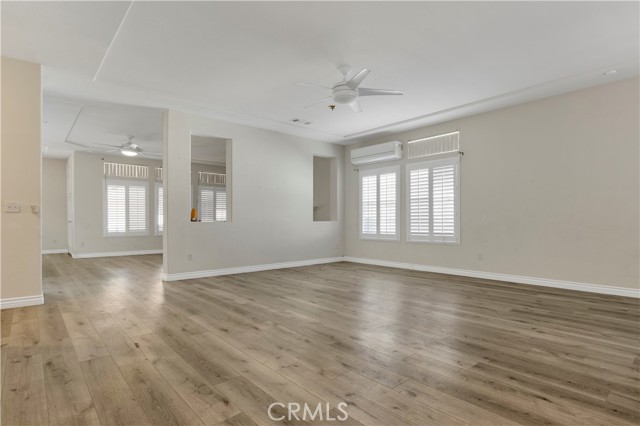 Detail Gallery Image 6 of 34 For 13261 via Del Lago, Victorville,  CA 92392 - 5 Beds | 3 Baths