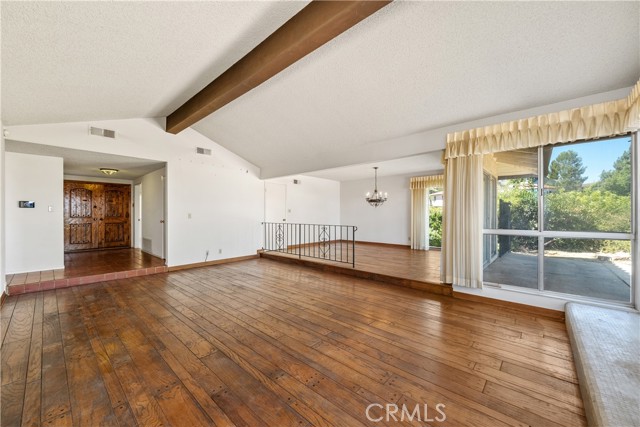 Detail Gallery Image 8 of 36 For 21763 Ambar Dr, Woodland Hills,  CA 91364 - 4 Beds | 2/1 Baths