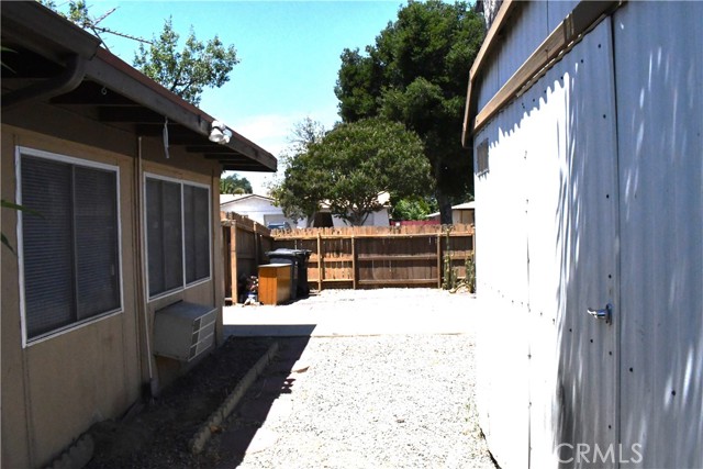 1956 Calle Arboleda, Hemet CA: https://media.crmls.org/medias/db6171fe-21f9-4e49-8d78-aed87af8cf72.jpg