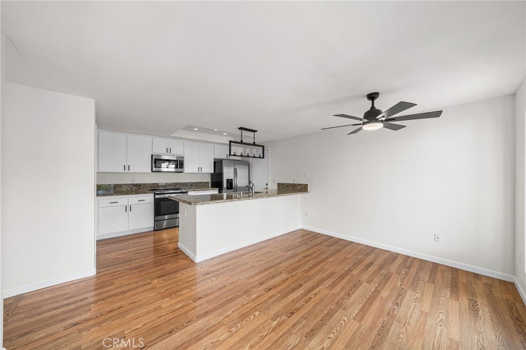 MLS #OC25270461 image #10