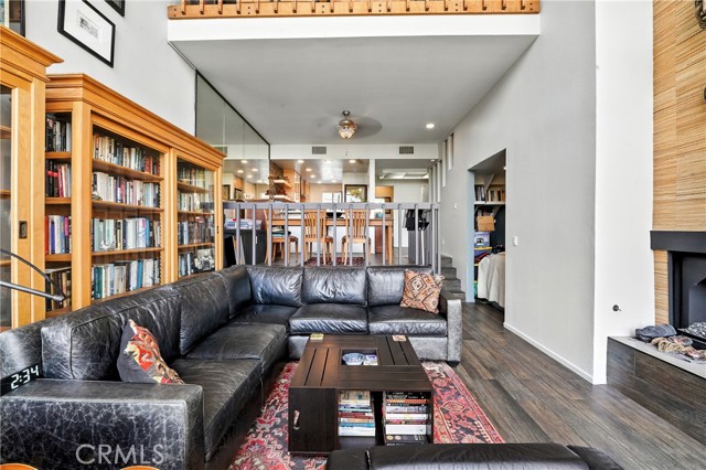 7322 Marina Pacifica N Drive, Long Beach CA: https://media.crmls.org/medias/db636c0d-5db7-4219-89bc-f67f6599f379.jpg