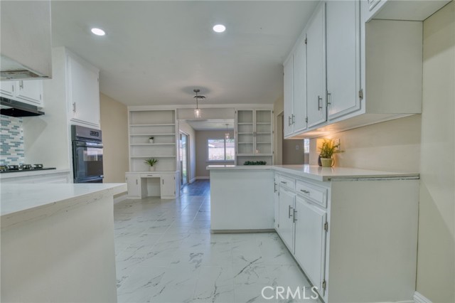 Detail Gallery Image 8 of 24 For 45209 Lorimer Ave, Lancaster,  CA 93534 - 3 Beds | 2 Baths