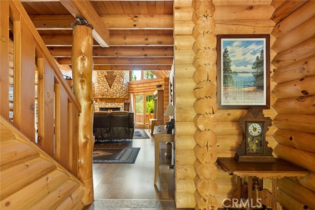 27492 Cedarwood Court, Lake Arrowhead CA: https://media.crmls.org/medias/db6422a6-c5fc-4760-8571-4801b6b3c57b.jpg