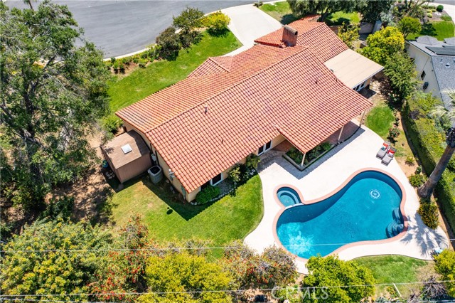 Detail Gallery Image 32 of 38 For 645 Alta Loma Dr, Redlands,  CA 92373 - 4 Beds | 2 Baths