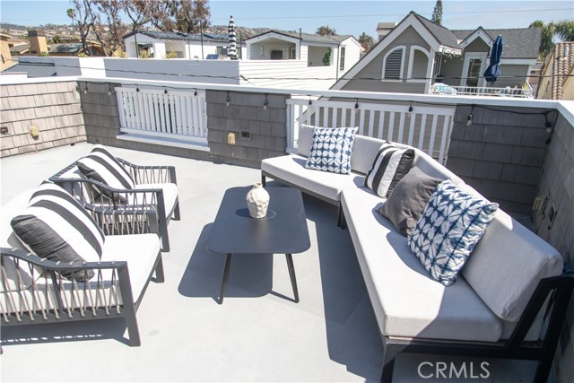 Detail Gallery Image 20 of 20 For 424 1/2 Marguerite Ave, Corona Del Mar,  CA 92625 - 2 Beds | 2/1 Baths