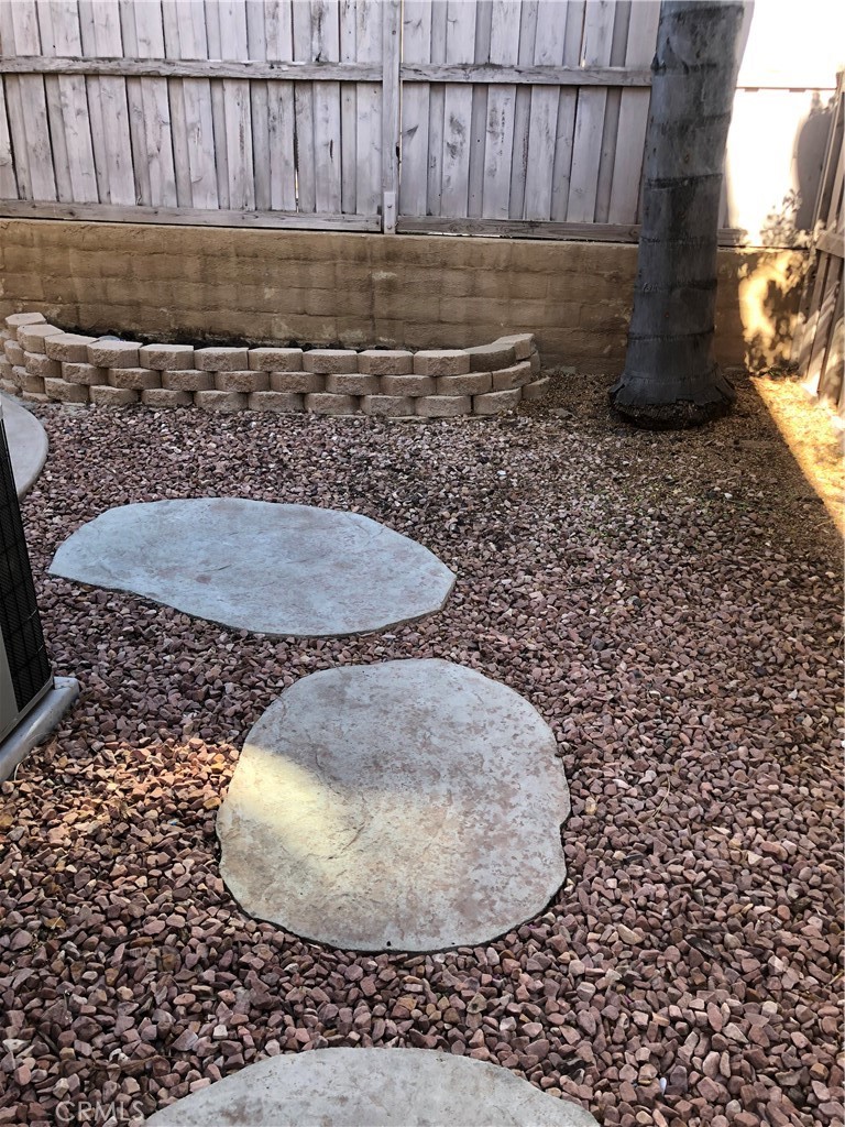 https://media.crmls.org/medias/db65db8f-d226-46d4-9003-203fdd55a9f0.jpg?preset=X-Large