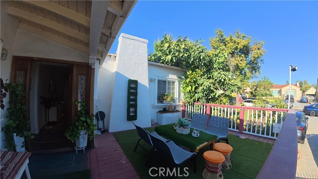 Detail Gallery Image 2 of 31 For 1339 Highland Ave, Glendale,  CA 91202 - 3 Beds | 2 Baths