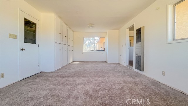 Detail Gallery Image 16 of 29 For 7411 Joshua Ln, Yucca Valley,  CA 92284 - 6 Beds | 2 Baths