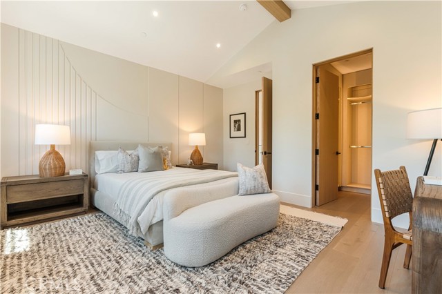 Detail Gallery Image 18 of 37 For 16711 Moorpark St, Encino,  CA 91436 - 6 Beds | 6/1 Baths