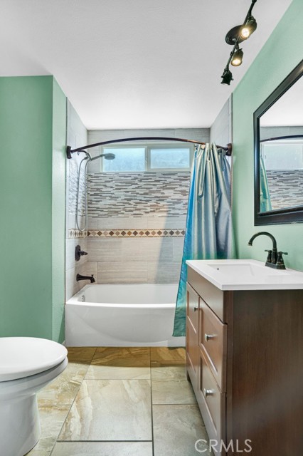 2378 Thisa Way, Hemet CA: https://media.crmls.org/medias/db677b72-2ddd-46ea-a75f-6036b5ebada6.jpg