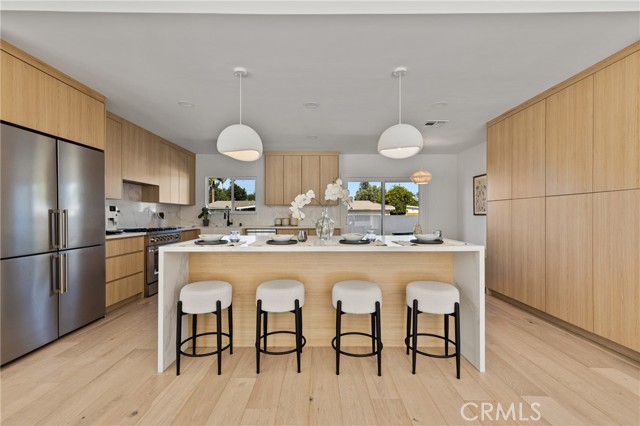 Detail Gallery Image 17 of 37 For 6009 Neddy Ave, Woodland Hills,  CA 91367 - 5 Beds | 3 Baths