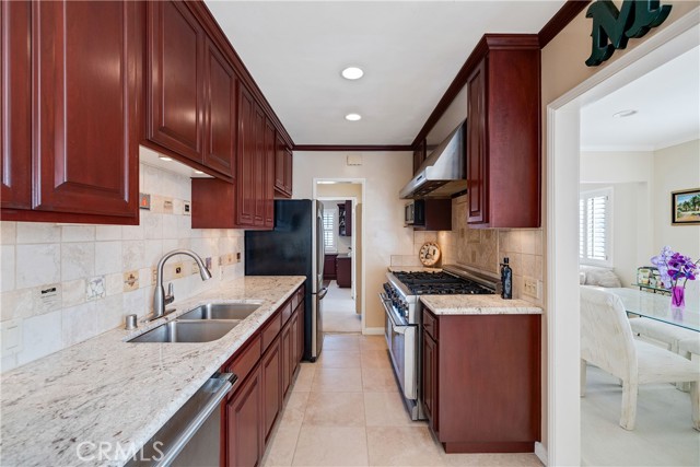 2902 Gibson Place, Redondo Beach, California 90278, 3 Bedrooms Bedrooms, ,2 BathroomsBathrooms,Residential,Sold,Gibson,SB23106089