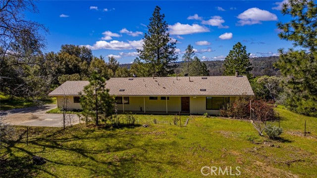 Detail Gallery Image 1 of 42 For 33122 Road 233, North Fork,  CA 93643 - 3 Beds | 2 Baths