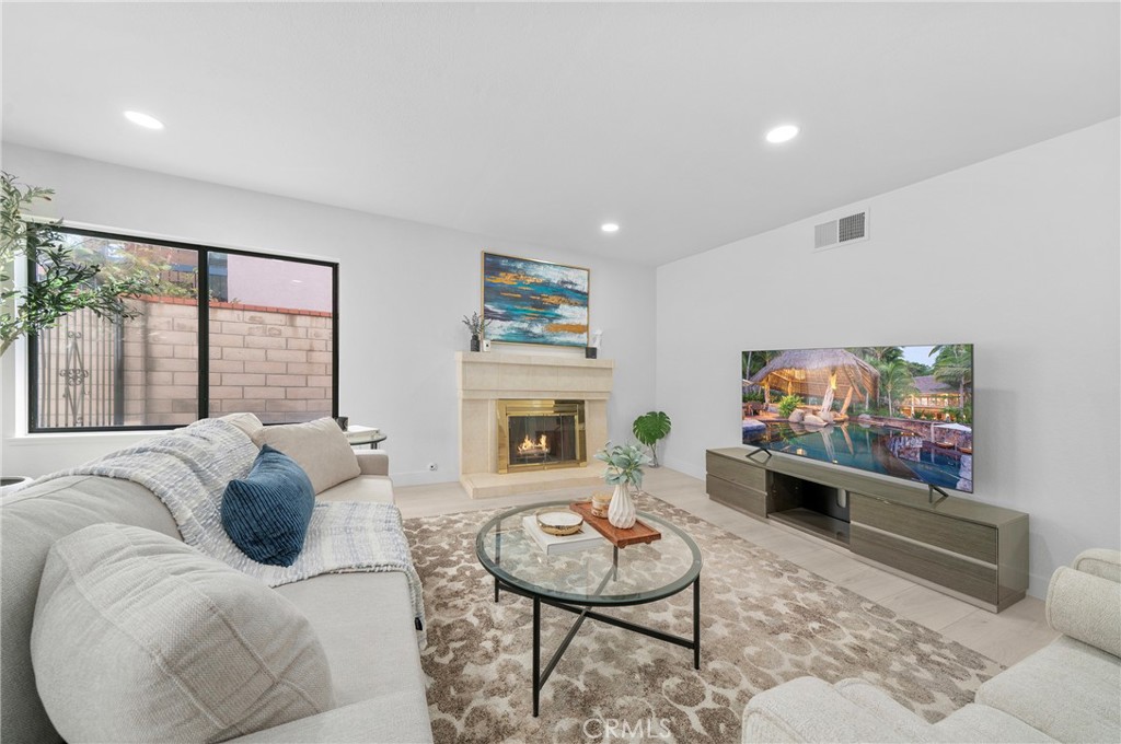 890 San Nicholas Drive