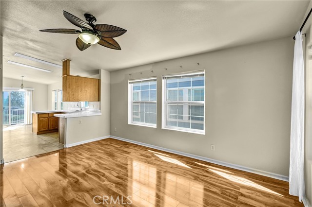 Detail Gallery Image 6 of 29 For 2424 Sunset Ridge Dr., Rosamond,  CA 93560 - 3 Beds | 2 Baths