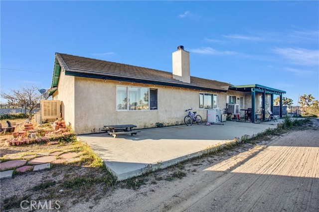 Detail Gallery Image 9 of 40 For 10439 Mesa, Oak Hills,  CA 92344 - 5 Beds | 3 Baths