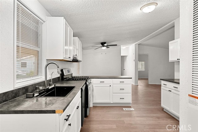 Detail Gallery Image 13 of 31 For 3541 via Medio, Chico,  CA 95973 - 3 Beds | 2 Baths