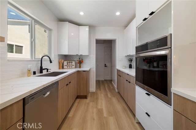 10217 Lemona Avenue, Mission Hills (San Fernando) CA: https://media.crmls.org/medias/db69a209-60d5-4447-ae03-ba361731c145.jpg