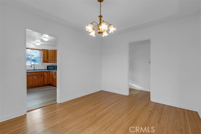 Detail Gallery Image 8 of 35 For 1227 Western Ave, Glendale,  CA 91201 - 3 Beds | 2 Baths