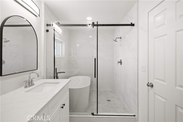 Detail Gallery Image 22 of 33 For 5832 6th Ave, Los Angeles,  CA 90043 - 5 Beds | 4/1 Baths