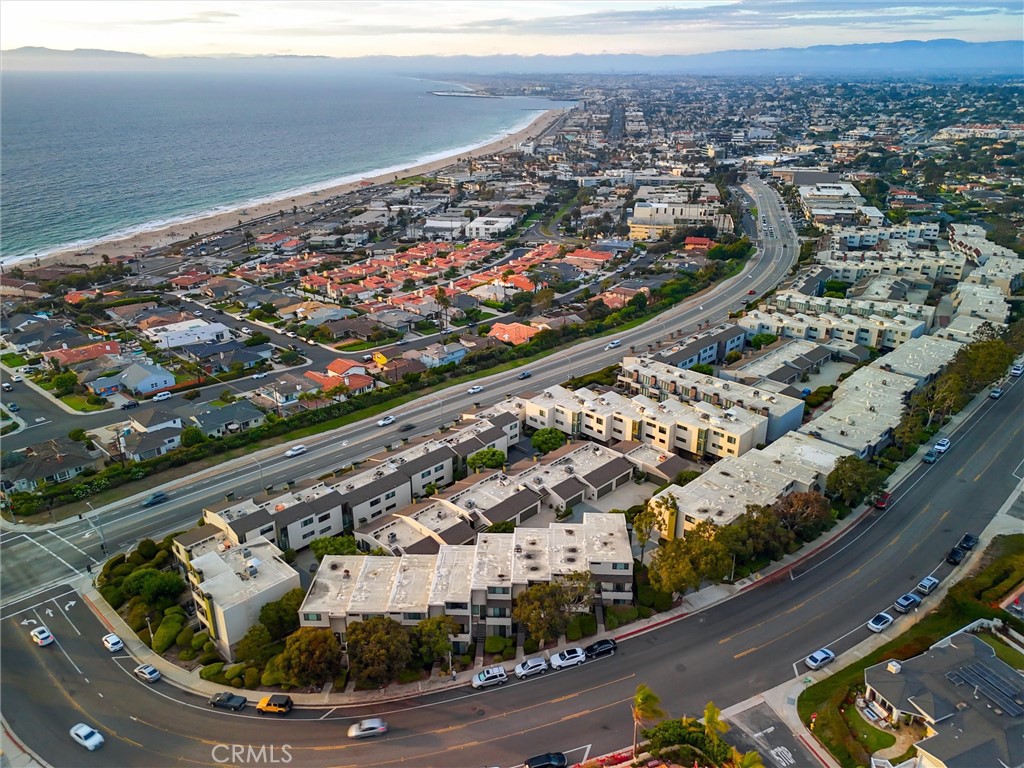 https://media.crmls.org/medias/db6aafb3-b7bc-4f9e-b277-c0d7d1ed0a48.jpg?preset=X-Large