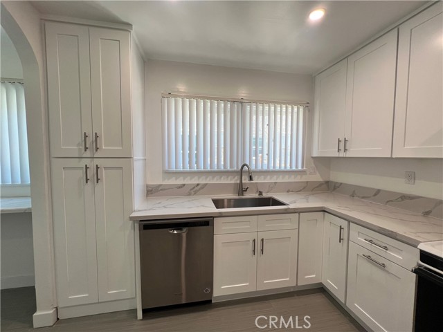 Detail Gallery Image 8 of 21 For 635 Palm, Glendale,  CA 91202 - 3 Beds | 2 Baths