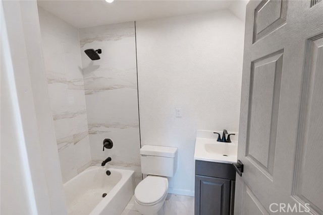 Detail Gallery Image 7 of 13 For 5637 Redwood #B,  Palmdale,  CA 93551 - 2 Beds | 1 Baths